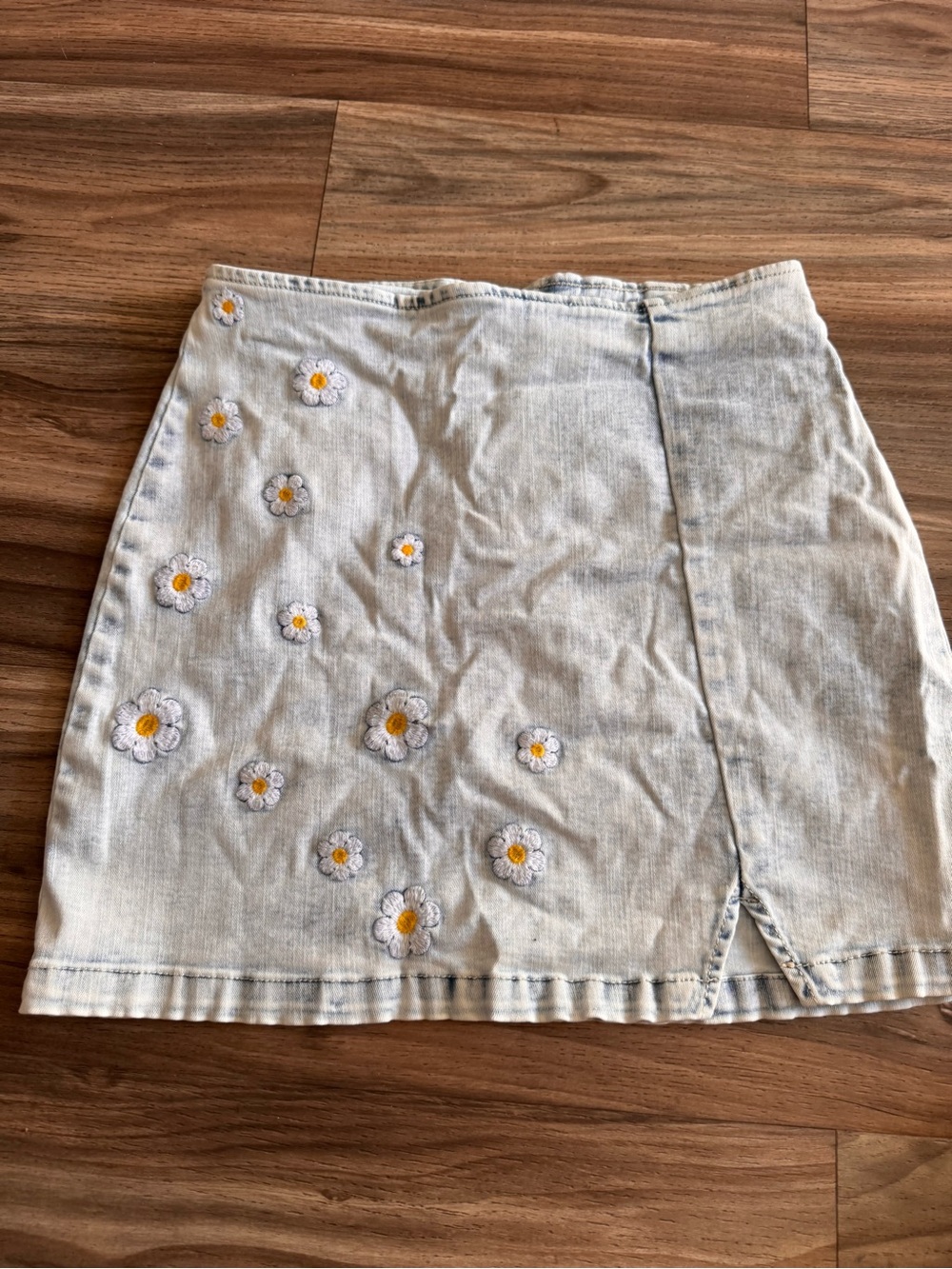 wild fable Light Wash Denim Mini Skirt with White & Yellow Daisy Embroidery